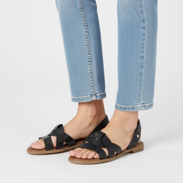 Sandały damskie Armodo, cholewka skóra naturalna płaski fason krzyżujące się paski otwarty nosek niski obcas klasyczna podeszwa, czarny, 40476. Czarne sandały Armodo, bez wzorów, ze skóry, z otwartym noskiem, bez obcasa, na obcasie, bez zapięcia. Za 278,90 zł.