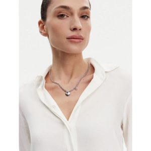 Naszyjnik Guess. Szare naszyjniki Guess, srebrne. Za 149,99 zł.