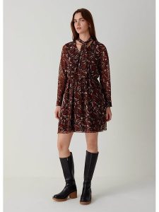 STEFANEL Sukienka w kolorze brązowym rozmiar: 40. Brązowe sukienki Stefanel, na co dzień, bez wzorów, bez kołnierzyka, bez ramiączek, maxi, proste. Za 95,46 zł.