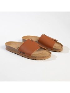 BACKSUN Klapki "Djiila" w kolorze jasnobrązowym rozmiar: 39. Brązowe klapki Backsun, bez wzorów, z materiału, z otwartym noskiem, bez obcasa. Za 130,99 zł.