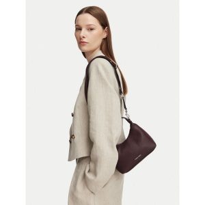 Torebka Calvin Klein. Czerwone torebki klasyczne Calvin Klein, bez wzorów, bez dodatków. Za 369,99 zł.