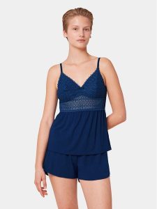 Triumph Piżama Aura Spotlight 10218289 Niebieski Regular Fit. Niebieskie piżamy Triumph, bez wzorów, bez ramiączek. Za 119,00 zł.