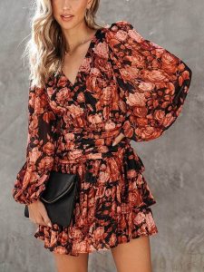 Milan Kiss Sukienka w kolorze czarno-różowym rozmiar: L. Czarne sukienki Milan Kiss, l, bez wzorów, bez kołnierzyka, bez ramiączek, mini, rozkloszowane. Za 130,99 zł.