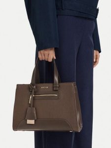 MEXX Torebka CEO-MEXX-S-006-10 Brązowy. Brązowe torebki klasyczne Mexx, bez wzorów, ze skóry, bez dodatków. Za 299,99 zł.