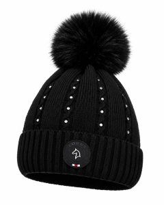 Zimowa czapka jeździecka czarna. Czarne czapki EQUUS BRAND, z aplikacjami, z materiału, eleganckie. Za 79,99 zł.