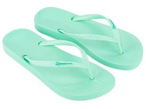 Japonki damskie Ipanema Anat. Zielone klapki Ipanema, bez wzorów, z gumy, bez obcasa. Za 63,99 zł.