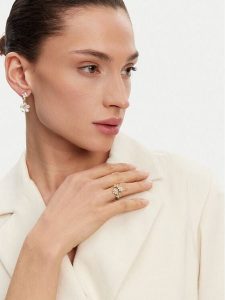 Guess Pierścionek JUBR05 104JW Złoty. Żółte pierścionki Guess, ze stali. Za 259,99 zł.