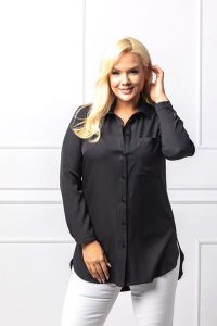 Elegancka czarna koszula zapinana na guziki PLUS SIZE XXL. Czarne koszule Nasi partnerzy, plus size, bez wzorów, z poliesteru, bez kołnierzyka, plus size, bez ramiączek. Za 199,90 zł.