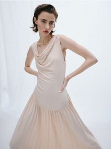 Naszyjnik - złoty. Żółte naszyjniki Reserved, złote. Za 99,99 zł.