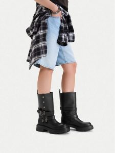 G-Star Raw Kozaki EO-GLCIEA-8137 Czarny. Czarne kozaki G-Star, bez wzorów, ze skóry, bez obcasa, na płaskiej podeszwie, bez zapięcia. Za 599,99 zł.