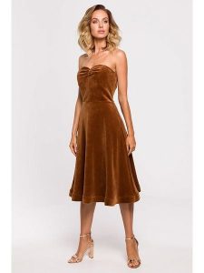 Made of emotion Sukienka w kolorze jasnobrązowym rozmiar: XXL. Brązowe sukienki Made Of Emotion, xxl, bez wzorów, bez kołnierzyka, bez ramiączek, midi. Za 92,64 zł.