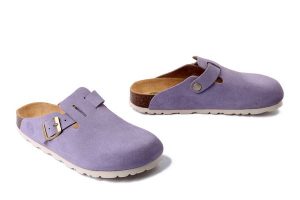 DR. BRINKMANN 600154-59 lavendel, klapki damskie. Fioletowe klapki Dr. Brinkmann, bez wzorów, ze skóry, bez obcasa. Za 284,90 zł.