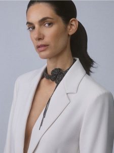 Naszyjnik choker - czarny. Czarne naszyjniki Reserved. Za 99,99 zł.