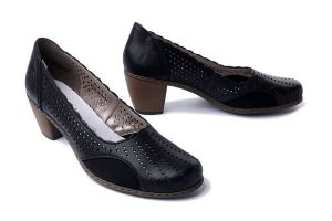 RIEKER 40952-00 black, czółenka damskie. Czarne czółenka Rieker, bez wzorów, bez obcasa, na obcasie, bez zapięcia. Za 319,90 zł.