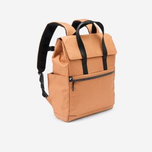 Plecak ripstop z kieszenią na laptopa 15 L. Brązowe plecaki DECATHLON. W wyprzedaży za 79,99 zł.