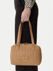 LOVE MOSCHINO Torebka JC4034PP1OLJ0104 Beżowy. Brązowe torebki klasyczne LOVE MOSCHINO, bez wzorów, ze skóry, bez dodatków. Za 673,99 zł.