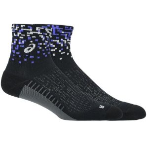 Skarpetki sportowe dla dorosłych Performance Run Quarter Sock. Czarne skarpetki ASICS, bez wzorów, z nylonu. Za 69,99 zł.