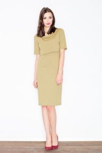 Oliwkowa Elegancka Midi Sukienka z Biżuteryjnym Łańcuszkiem. Zielone sukienki Figl, l, bez wzorów, z elastanu, eleganckie, bez kołnierzyka, bez ramiączek, midi. Za 269,00 zł.