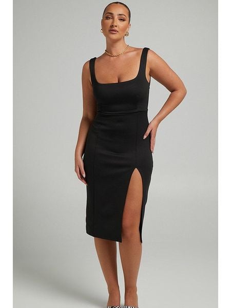 Trendyol Sukienka w kolorze czarnym rozmiar: XL. Czarne sukienki Trendyol, xl, bez wzorów, bez kołnierzyka, bez ramiączek, midi. Za 104,95 zł.