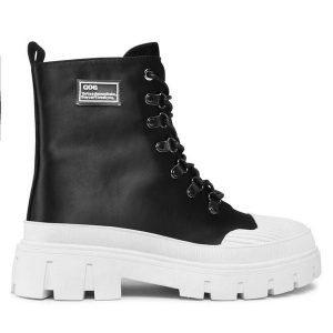 Trapery GOE. Czarne buty zimowe Goe, bez obcasa, bez zapięcia. Za 479,99 zł.