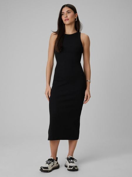 4F Sukienka z prążkowanej dzianiny damska - czarna S. Czarne sukienki 4f, na co dzień, s, bez wzorów, z dzianiny, klasyczne, bez kołnierzyka, bez ramiączek, maxi, dopasowane. Za 129,99 zł.