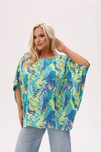 Kimonowa bluzka Tropicana - lazurowa zieleń, lekkość i egzotyczny styl PLUS SIZE XXL. Niebieskie bluzki Moda Size Plus Iwanek, l, bez wzorów, z elastanu, eleganckie, bez kołnierzyka, plus size, bez ramiączek. Za 199,90 zł.