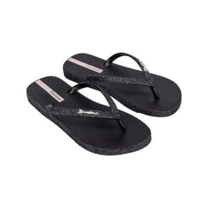 Japonki Damskie Maxi Glow. Czarne klapki Ipanema, bez wzorów, z materiału, bez obcasa, na słupku. Za 148,15 zł.