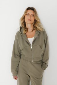 BLUZA AGA OLIWKA L - Flawless. Bluzy Flawless, l, bez wzorów, z bawełny, bez kaptura. Za 396,00 zł.