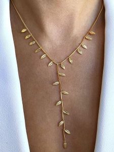 Les Favorites Pozłacany naszyjnik z elementami ozdobnymi - dł. 40 cm rozmiar: onesize. Żółte naszyjniki Les Favorites, pozłacane. Za 295,99 zł.