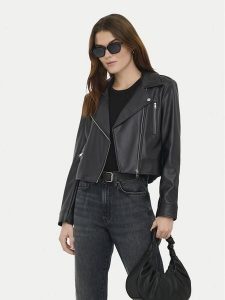 ONLY Kurtka z imitacji skóry Carmen 15361396 Czarny Regular Fit. Czarne kurtki ONLY, l, bez wzorów, ze skóry, bez kaptura. Za 199,99 zł.