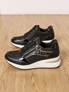 Sixth Sens Sneakersy w kolorze czarnym na koturnie rozmiar: 37. Czarne trampki Sixth Sens, bez wzorów, bez zapięcia. Za 132,05 zł.
