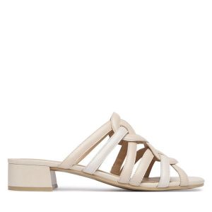 Klapki Caprice. Brązowe klapki Caprice, bez wzorów, bez obcasa. Za 299,99 zł.