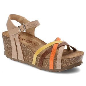 Beżowe Sandały Yokono Eleganckie Buty Damskie. Brązowe sandały Yokono, bez wzorów, z materiału, bez obcasa, na koturnie, bez zapięcia. Za 209,00 zł.