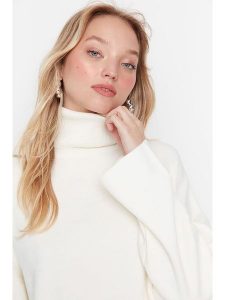 Trendyol Golf w kolorze kremowym rozmiar: S. Brązowe golfy Trendyol, s, bez wzorów, bez ramiączek. Za 65,69 zł.