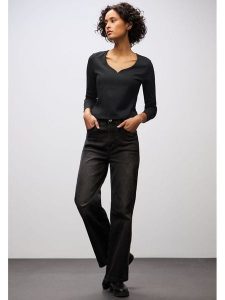 Street One Koszulka w kolorze czarnym rozmiar: 44. Czarne bluzki Street One, bez wzorów, street, bez kołnierzyka, bez ramiączek. Za 78,28 zł.