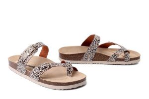 DR. BRINKMANN 700932-23 bronze, klapki damskie. Brązowe klapki Dr. Brinkmann, bez wzorów, ze skóry, bez obcasa. Za 174,90 zł.