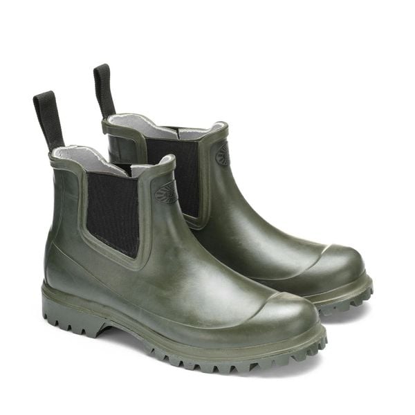 Kalosze turystyczne damskie Superga 798 Rubber Boots. Zielone kalosze Superga, bez wzorów. Za 209,00 zł.