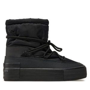 Botki Calvin Klein Jeans. Czarne botki Calvin Klein Jeans, bez wzorów, z jeansu, bez obcasa, na płaskiej podeszwie, bez zapięcia. Za 299,99 zł.