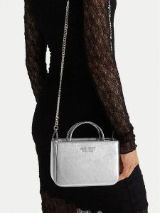 Nine West Torebka CEO-Astor Vibe-KY323-1 Srebrny. Szare kuferki Nine West, bez wzorów, z materiału, bez dodatków. Za 199,99 zł.