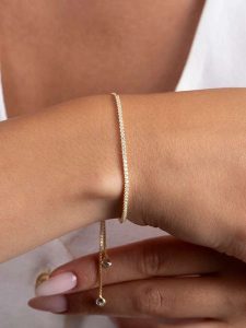 Lodie Silver Srebrna bransoletka z elementami ozdobnymi rozmiar: onesize. Szare bransoletki Lodie Silver, z cyrkonią, srebrne. Za 117,99 zł.