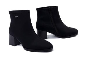 RIEKER REMONTE TEX D0V77-00 black, botki damskie. Czarne botki Rieker Remonte, na zimę, bez wzorów, bez obcasa, na obcasie, bez zapięcia. Za 389,90 zł.
