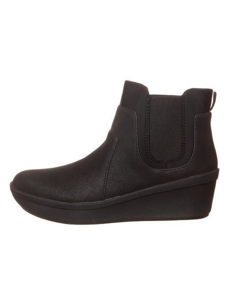 Clarks Botki "Rose sun" w kolorze czarnym rozmiar: 37,5. Czarne botki Clarks, bez wzorów, bez obcasa, na koturnie, bez zapięcia. Za 152,98 zł.