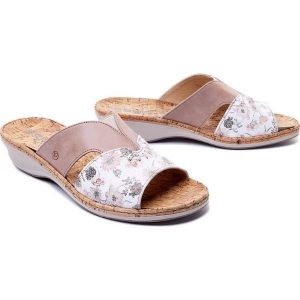 SUAVE 700045-08 beige, klapki damskie. Brązowe klapki Suave, bez wzorów, ze skóry, bez obcasa, na koturnie. Za 239,92 zł.