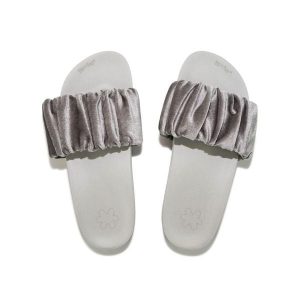Klapki basenowe damskie Flip Flop Pool Gentle Velvet. Szare klapki Flip Flop, bez wzorów, bez obcasa. W wyprzedaży za 86,00 zł.