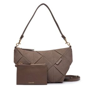 Torebka Calvin Klein. Brązowe torebki klasyczne Calvin Klein, bez wzorów, bez dodatków. Za 569,99 zł.