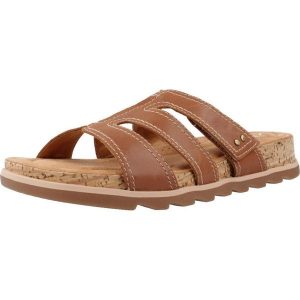 Sandały CLARKS YACHT CORAL Brązowy. Brązowe sandały Clarks, bez wzorów, ze skóry, bez obcasa, bez zapięcia. Za 213,99 zł.