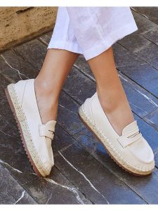 Bellucci Espadryle w kolorze kremowym rozmiar: 39. Brązowe espadryle Bellucci, bez wzorów, bez obcasa. Za 105,38 zł.