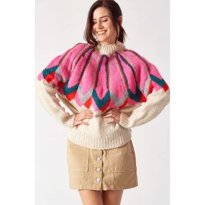Sweter w kolorze beżowym. Długie swetry marki Robin. W wyprzedaży za 189,95 zł.