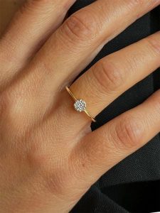 OR Carats Złoty pierścionek z diamentem rozmiar: 54. Żółte pierścionki OR Carats, z diamentem, złote. Za 1 043,99 zł.