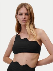 Undress Code Góra od bikini Dashing 696 Czarny. Czarne bikini Undress Code, bez wzorów, z syntetyku. Za 149,99 zł.